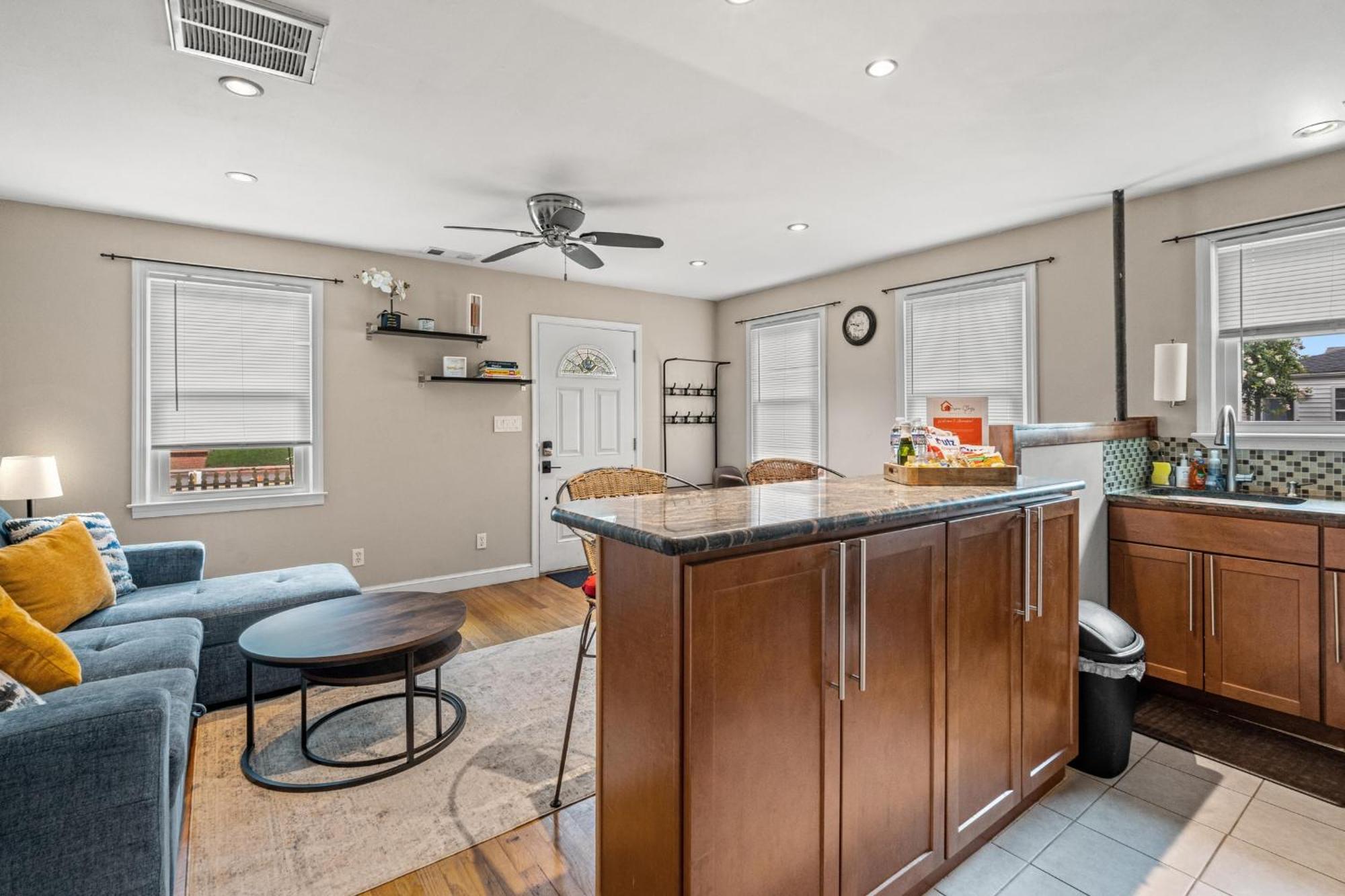 2 Bed Townhouse: Minutes From Dca-National Airport Βίλα Alexandria Εξωτερικό φωτογραφία